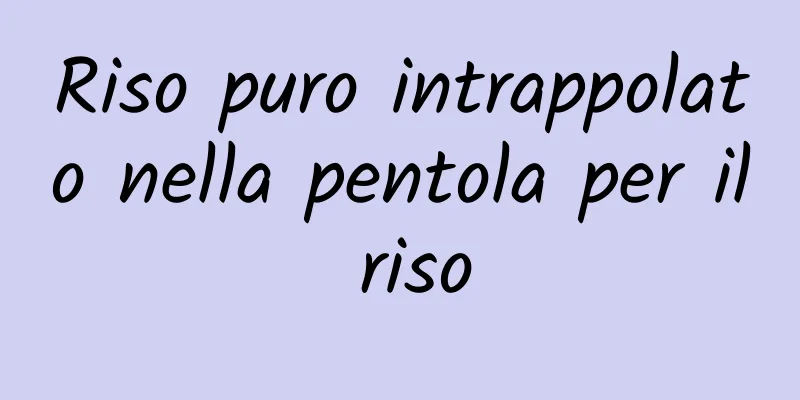 Riso puro intrappolato nella pentola per il riso